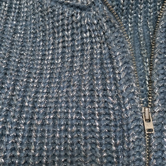 Half zip hooded pullover. - Picture 9 of 9